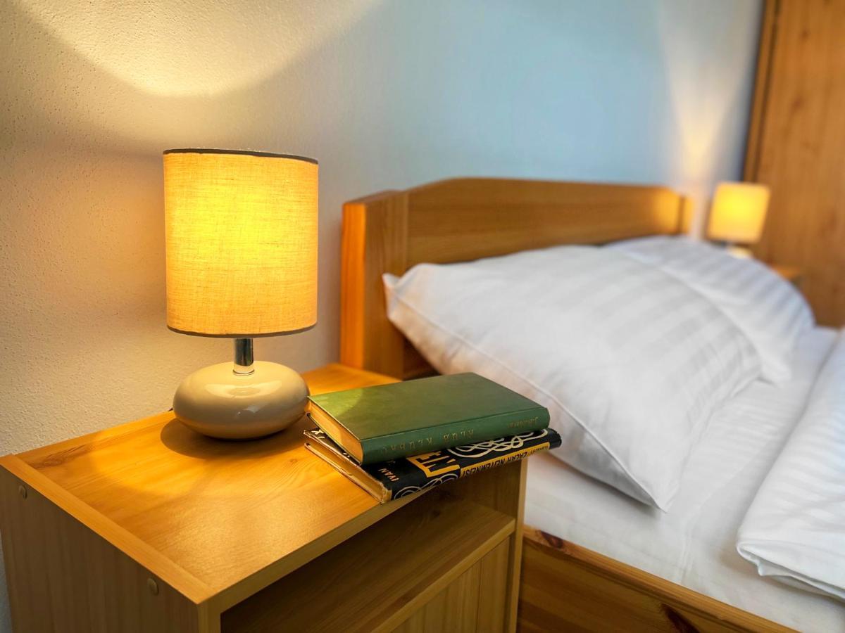 Hotel Marislav Cesnovice Eksteriør billede