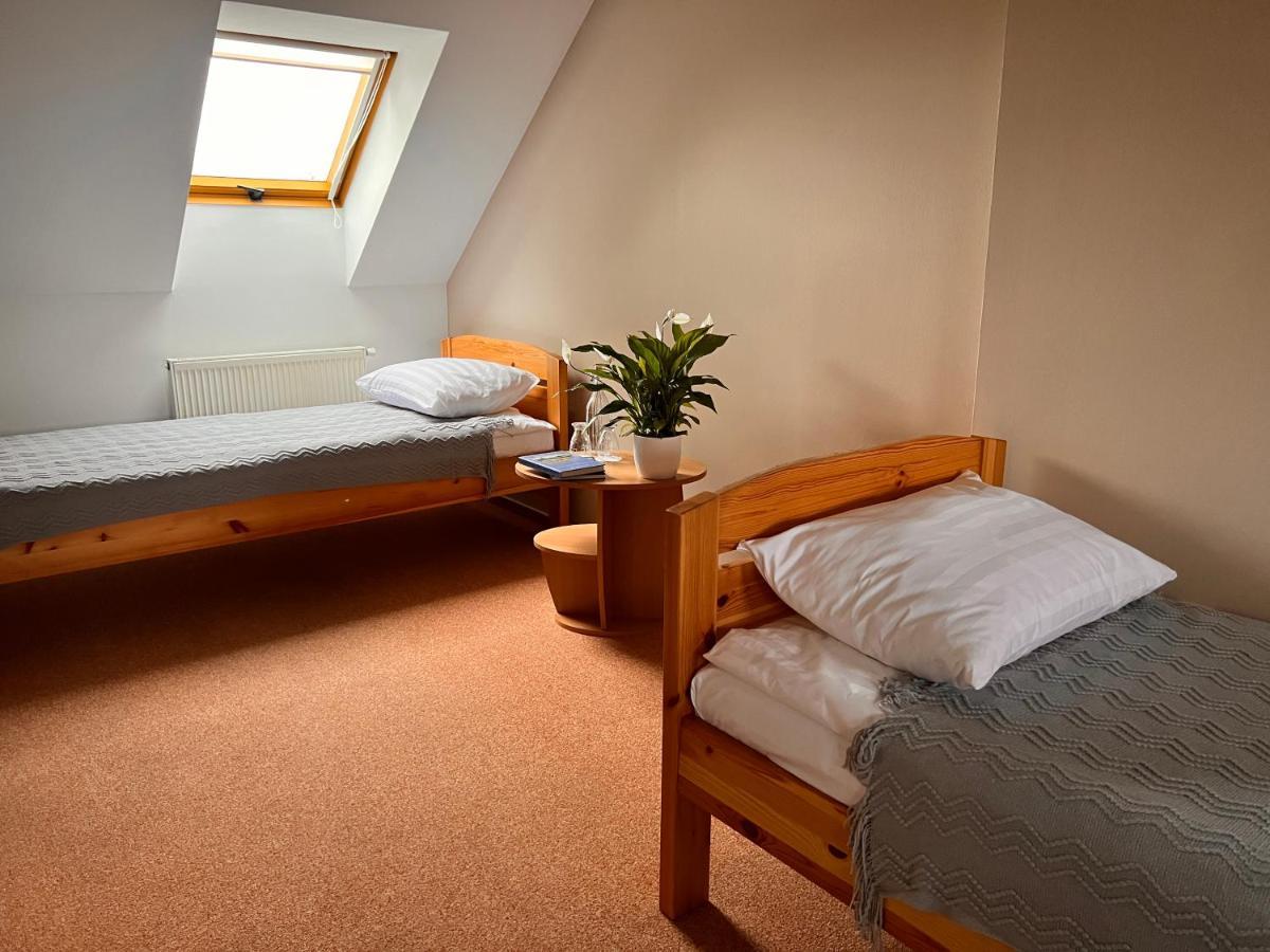 Hotel Marislav Cesnovice Eksteriør billede