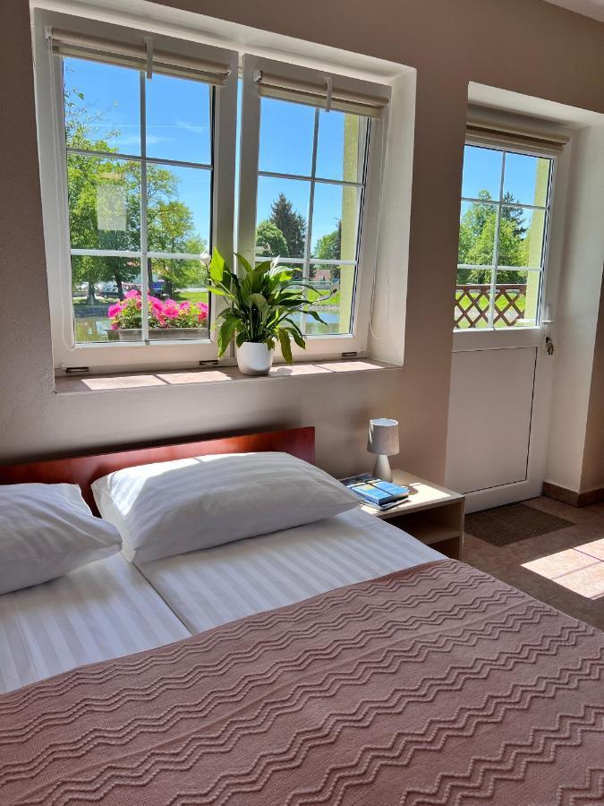 Hotel Marislav Cesnovice Eksteriør billede